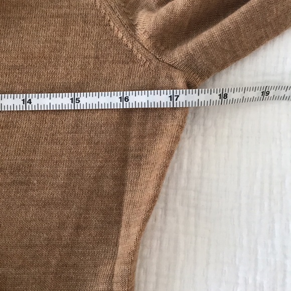 Banana Republic Extra Fine Merino Wool Ruffle 3/4 Sleeve V Neck Sweater Size S - Picture 6 of 11